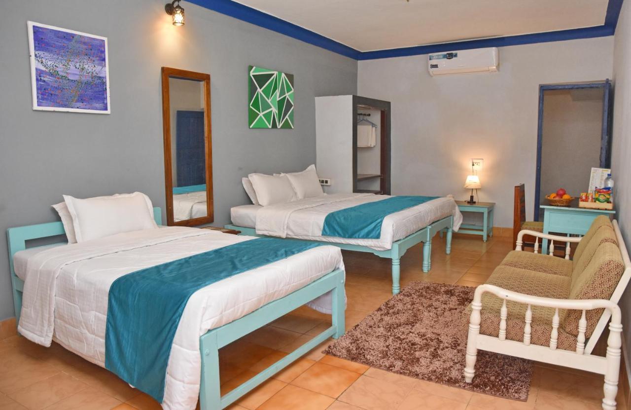 Bens Inn Мандрем Экстерьер фото