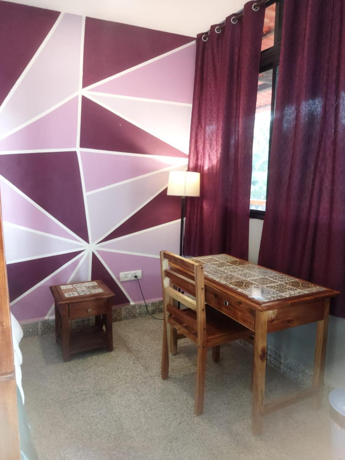 Bens Inn Мандрем Экстерьер фото