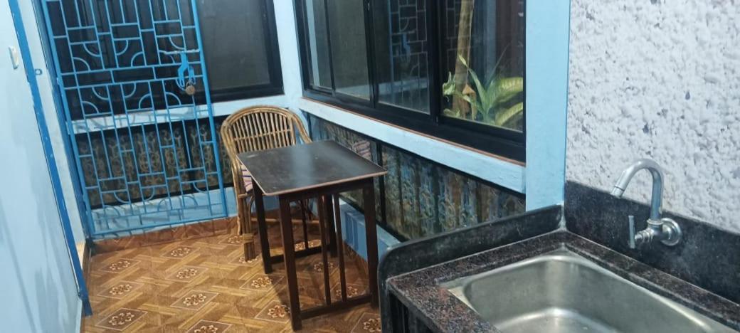 Bens Inn Мандрем Экстерьер фото